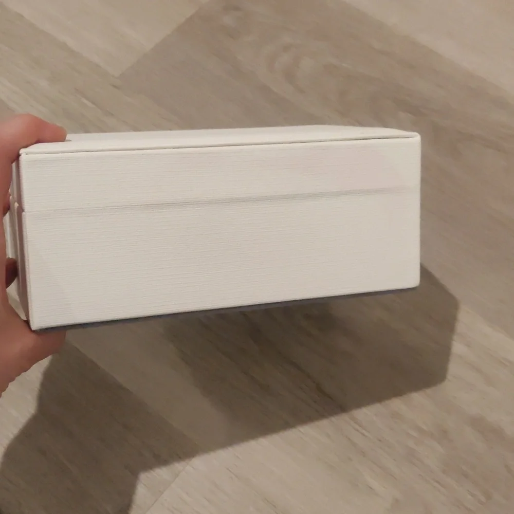 New!Kendra Scott White Jewelry Box with Golden Tone Logo Faux Leather